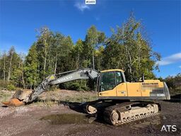 Volvo EC240CL Tracked Excavator – Digging Bucket