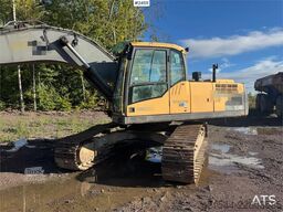 Volvo EC240CL Tracked Excavator – Digging Bucket