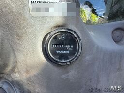 Volvo EC240CL Tracked Excavator – Digging Bucket