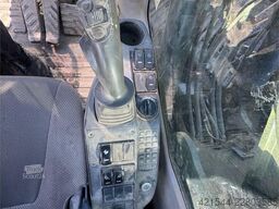 Volvo EC240CL Tracked Excavator – Digging Bucket