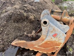 Volvo ECR235EL Excavator w/ Rototilt, 3 buckets, GPS and