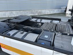 Volvo FM 370 Globetrotter / 827 dkm / 2 Tanks / Full ...