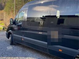 Mercedes-Benz Sprinter 519 CDI 4x2 minibus – 17 seats and approv