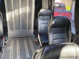 Mercedes-Benz Sprinter 519 CDI 4x2 minibus – 17 seats and approv