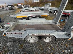 Brian James Trailers P-Draw 2400 Trailer with loading ramps