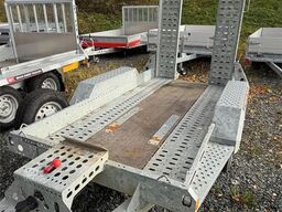 Brian James Trailers P-Draw 2400 Trailer with loading ramps