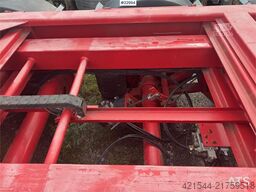 Fruehauf container semi-trailer