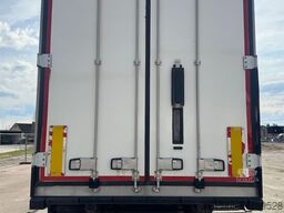 Schmitz Cargobull box semi-trailer with Carrier refrigeration unit.