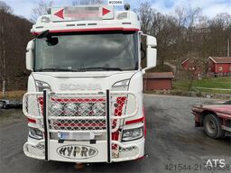 Scania R500 8x4 combination vehicle with a 71 t/m Fassi c