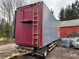 Tyllis wood chip trailer with hydraulic roof.