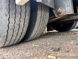 Tyllis wood chip trailer with hydraulic roof.