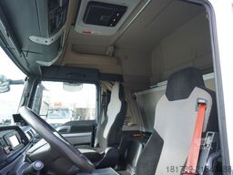 MAN TGS 35.420 8x2 / Chassis 6.4 m / ADR AT