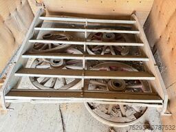 historischer Holz Möbel Wagen Restauration