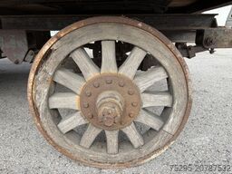 historischer Holz Möbel Wagen Restauration