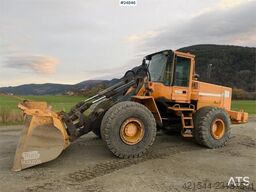 Volvo L120B Wheel loader with bucket