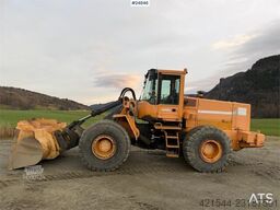 Volvo L120B Wheel loader with bucket