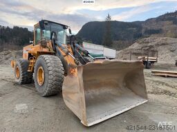 Volvo L120B Wheel loader with bucket