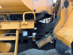 Volvo L120B Wheel loader with bucket