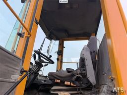 Volvo L120B Wheel loader with bucket