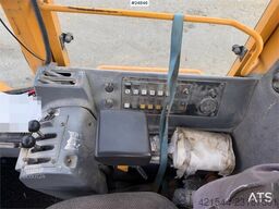 Volvo L120B Wheel loader with bucket
