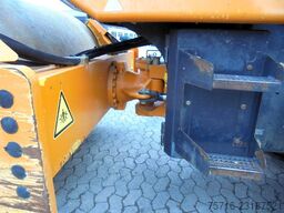 Bomag BW 211 D-4
