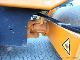 Bomag BW 211 D-4