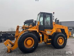 CASE 721B Wheel Loader with bucket