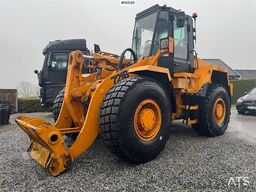 CASE 721B Wheel Loader with bucket