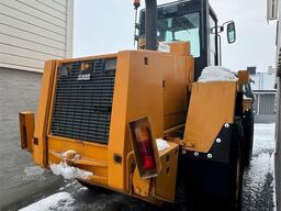 CASE 721B Wheel Loader with bucket