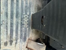 CASE 721B Wheel Loader with bucket