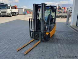 JUNGHEINRICH EFG 215 / Triplex: 4.25m! / SS / nur 3.488h!