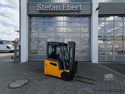 JUNGHEINRICH EFG 215 / Triplex: 4.25m! / nur 3.439h! / 2022