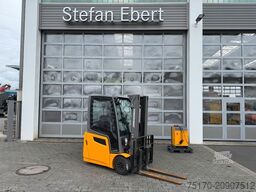 JUNGHEINRICH EFG 215 / Triplex: 4.25m! / SS / nur 3.298h!