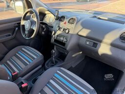 VOLKSWAGEN Caddy 1.6 TDI Tempomat AHK Climatic 5 Sitzer1