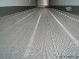 SCHMITZ CARGOBULL / CH?ODNIA / THERMO KING SLX 300 / DOPPELSTOCK /