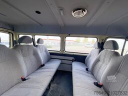 Ford Transit 2.5 4x2 Transit 2.5 4x2, Personentransporter, 8 Sitze