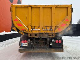 Sisu E11 420 8x2 BOX L=6142 mm