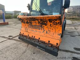 HAKO Tremo X 56 / 4x4 / Schneeschild +Streuer