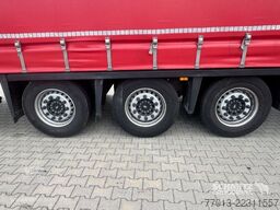 Schmitz Cargobull Curtainsider Mega