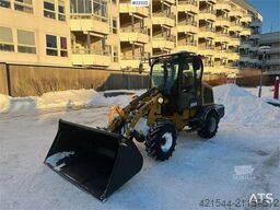 Sino JN 812 wheel loader w/ 2 buckets, pallet forks and