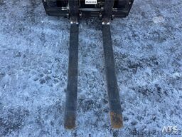 Toyota 8FBET15 Electric Forklift – Load Weight Indicator