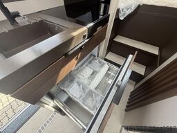 BÜRSTNER Signature SFT 7.0 180 PS,  AHK, Sofort Verfügbar