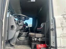 Scania R480 3 axle container truck with/ lift.