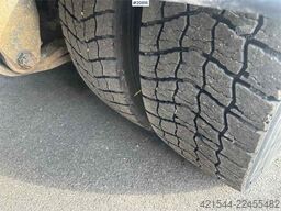 Scania R480 3 axle container truck with/ lift.