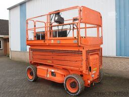 JLG M 3369