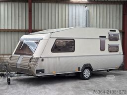 KIP KG 48 TN Wohnwagen Toilet + Etagenbett