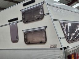 KIP KG 48 TN Wohnwagen Toilet + Etagenbett