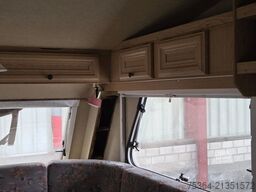 KIP KG 48 TN Wohnwagen Toilet + Etagenbett