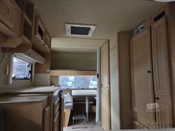 KIP KG 48 TN Wohnwagen Toilet + Etagenbett