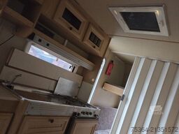 KIP KG 48 TN Wohnwagen Toilet + Etagenbett